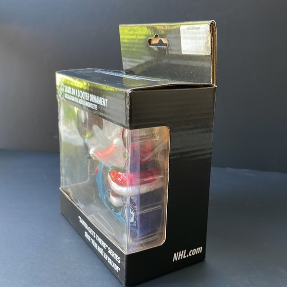 New NHL Winnipeg Jets Santa on a Scooter Ornament Christmas Decor Gift Idea - Picture 3 of 5